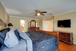 San Antonio Home w/ Pool Access: Near Lackland AFB