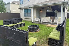 San Antonio Home w/ Pool Access: Near Lackland AFB