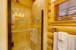 Exquisite Mccall Log Cabin - Walk to Payette Lake!