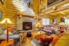 Exquisite Mccall Log Cabin - Walk to Payette Lake!