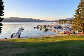 Exquisite Mccall Log Cabin - Walk to Payette Lake!
