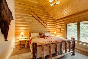 Exquisite Mccall Log Cabin - Walk to Payette Lake!