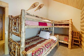 Exquisite Mccall Log Cabin - Walk to Payette Lake!