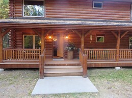Exquisite Mccall Log Cabin - Walk to Payette Lake!