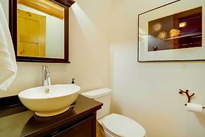 Exquisite Mccall Log Cabin - Walk to Payette Lake!