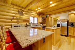 Exquisite Mccall Log Cabin - Walk to Payette Lake!