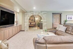 Stunning Mtn Views, Private Stream: Evergreen Gem!