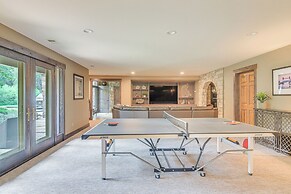 Stunning Mtn Views, Private Stream: Evergreen Gem!