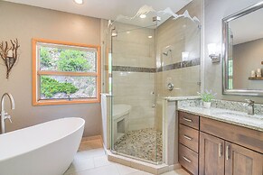 Stunning Mtn Views, Private Stream: Evergreen Gem!