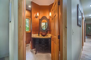 Stunning Mtn Views, Private Stream: Evergreen Gem!