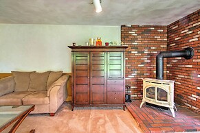 Scenic Bartlett Home w/ Deck - 1 Mi to Storyland!