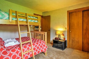 Scenic Bartlett Home w/ Deck - 1 Mi to Storyland!