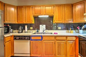 Scenic Bartlett Home w/ Deck - 1 Mi to Storyland!