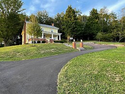 Family-friendly Retreat: Enjoy Year-round Fun