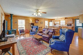 Game Room + Mtn Views: Banner Elk Cabin