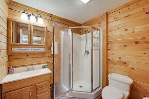 Game Room + Mtn Views: Banner Elk Cabin