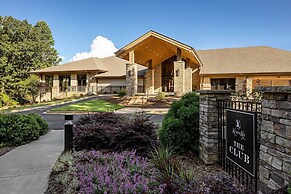 Views, Pools & Marina: Lake Keowee Condo!