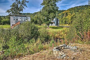 Pet-friendly Duplex w/ Northern Lights Aurora View