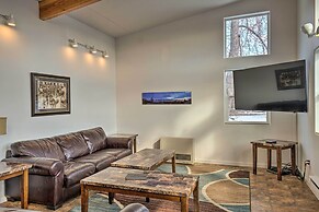 Pet-friendly Duplex w/ Northern Lights Aurora View