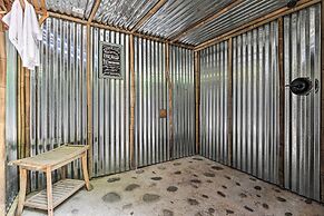 Outdoorsmens Paradise on River w/ Fire Pit!