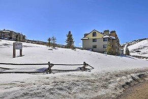 Cozy Ski-in/ski-out Granby Condo w/ Balcony!