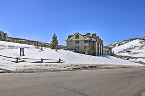Cozy Ski-in/ski-out Granby Condo w/ Balcony!