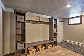 Modern Lead Cabin w/ Private Hot Tub & Fireplace!