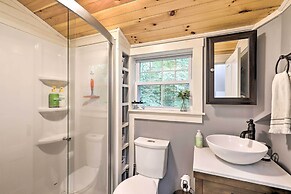 Charming Jaffrey Cottage w/ Deck & Grill!