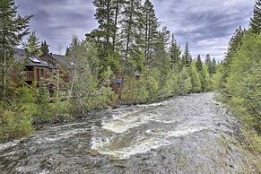 7 Mi to Ski: Waterfront Townhome in Frisco!