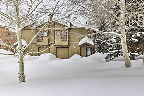 Frisco Townhome w/ Hot Tub - 10 Mi to Breckenridge