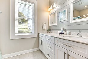 Surf City House ~ 400 Ft Walk to Beach w/ Decks!