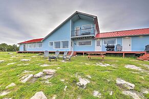 Spacious Getaway ~ 12 Acres, Views, & Hot Tub!