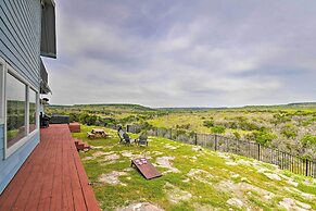 Spacious Getaway ~ 12 Acres, Views, & Hot Tub!