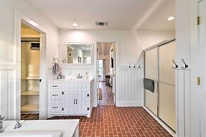 Spacious Getaway ~ 12 Acres, Views, & Hot Tub!