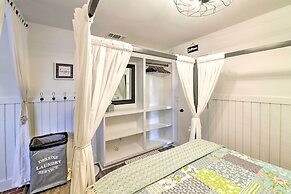 Spacious Getaway ~ 12 Acres, Views, & Hot Tub!
