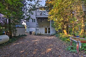 Lakefront Montague Cottage w/ Deck & Beach!