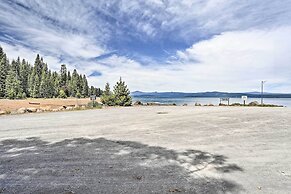 Chester Cabin w/ Deck - Walk to Lake + Golfing!