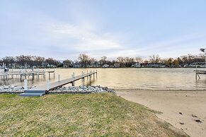 Home on Fox River: Modern Decor Style!