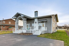 Home on Fox River: Modern Decor Style!