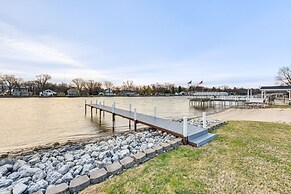 Home on Fox River: Modern Decor Style!