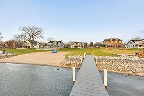 Home on Fox River: Modern Decor Style!