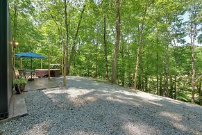 Tiny Home w/ Hot Tub By Mohican State Park!