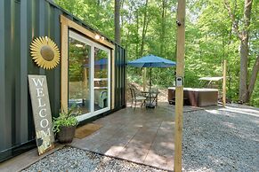 Tiny Home w/ Hot Tub By Mohican State Park!