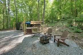 Tiny Home w/ Hot Tub By Mohican State Park!