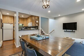 Updated Townhome Near Main Street, 10 Mi to Breck!