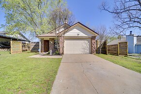 Barling Vacation Rental: Fenced-in Yard w/ Hot Tub