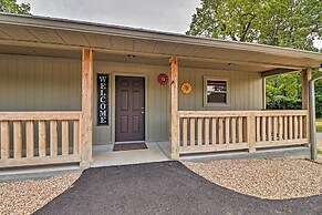 Bull Shoals Condo Retreat ~ 1 Mi to Marina!