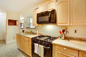 Cozy 'nonny Cottage' Near Appalachian Trail!