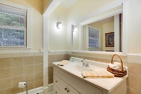 Cozy 'nonny Cottage' Near Appalachian Trail!