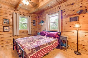 Smoky Mountain Log Cabin Close to Rafting!